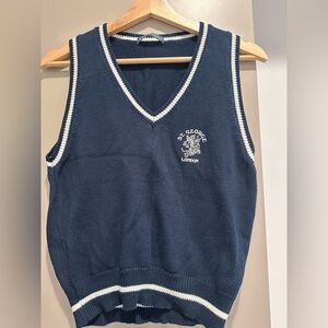 Brandy Melville Navy and White Knit Vest Sweater